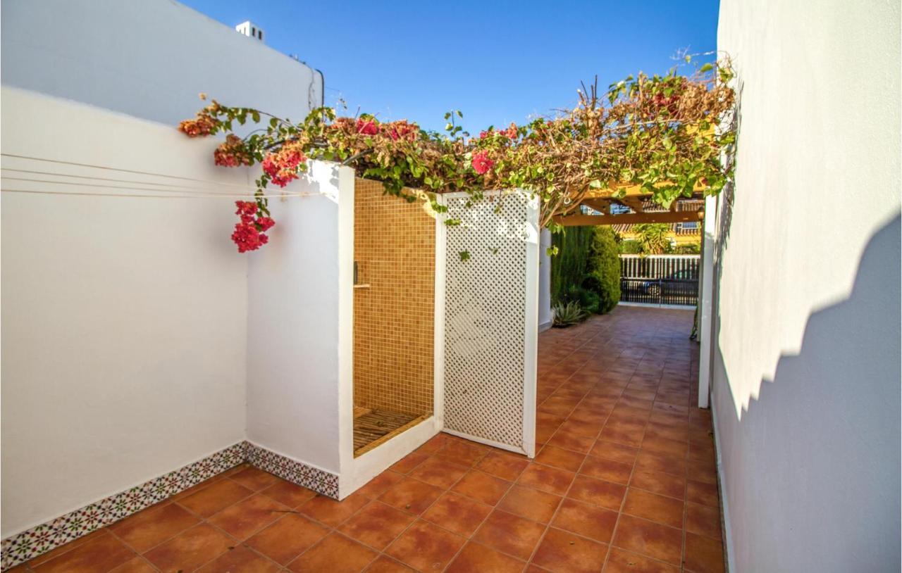 4 Bedroom Cozy Home In Pilar De La Horadada Dış mekan fotoğraf