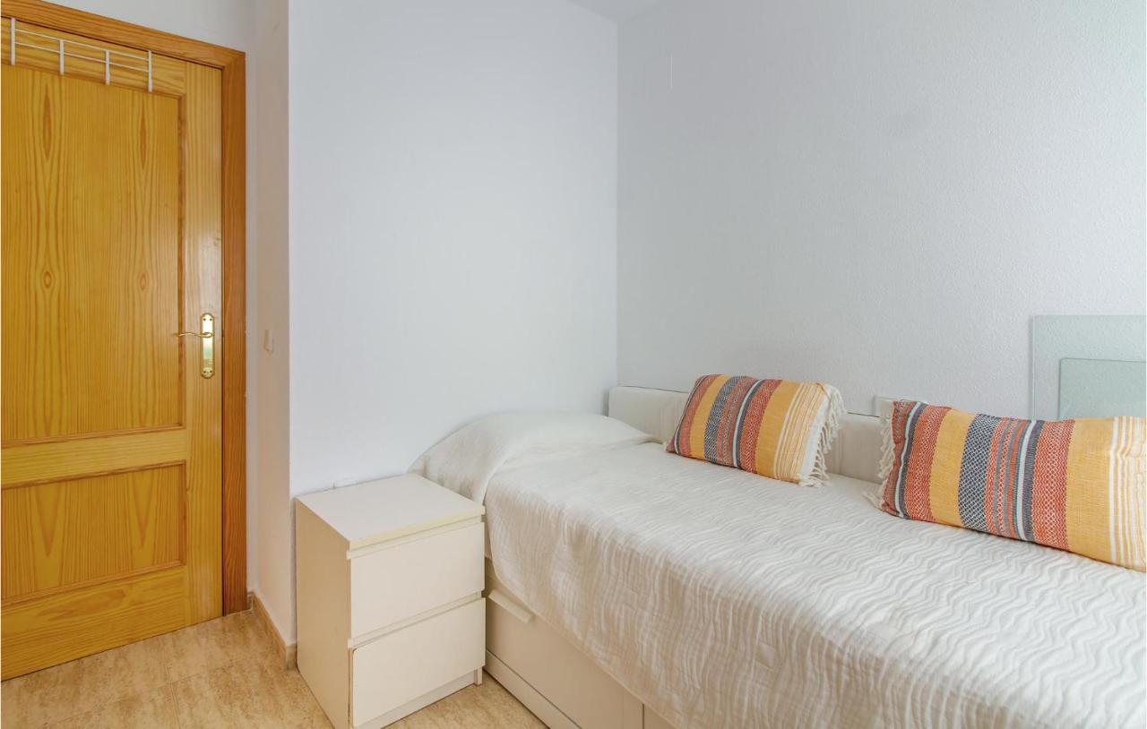 4 Bedroom Cozy Home In Pilar De La Horadada Dış mekan fotoğraf