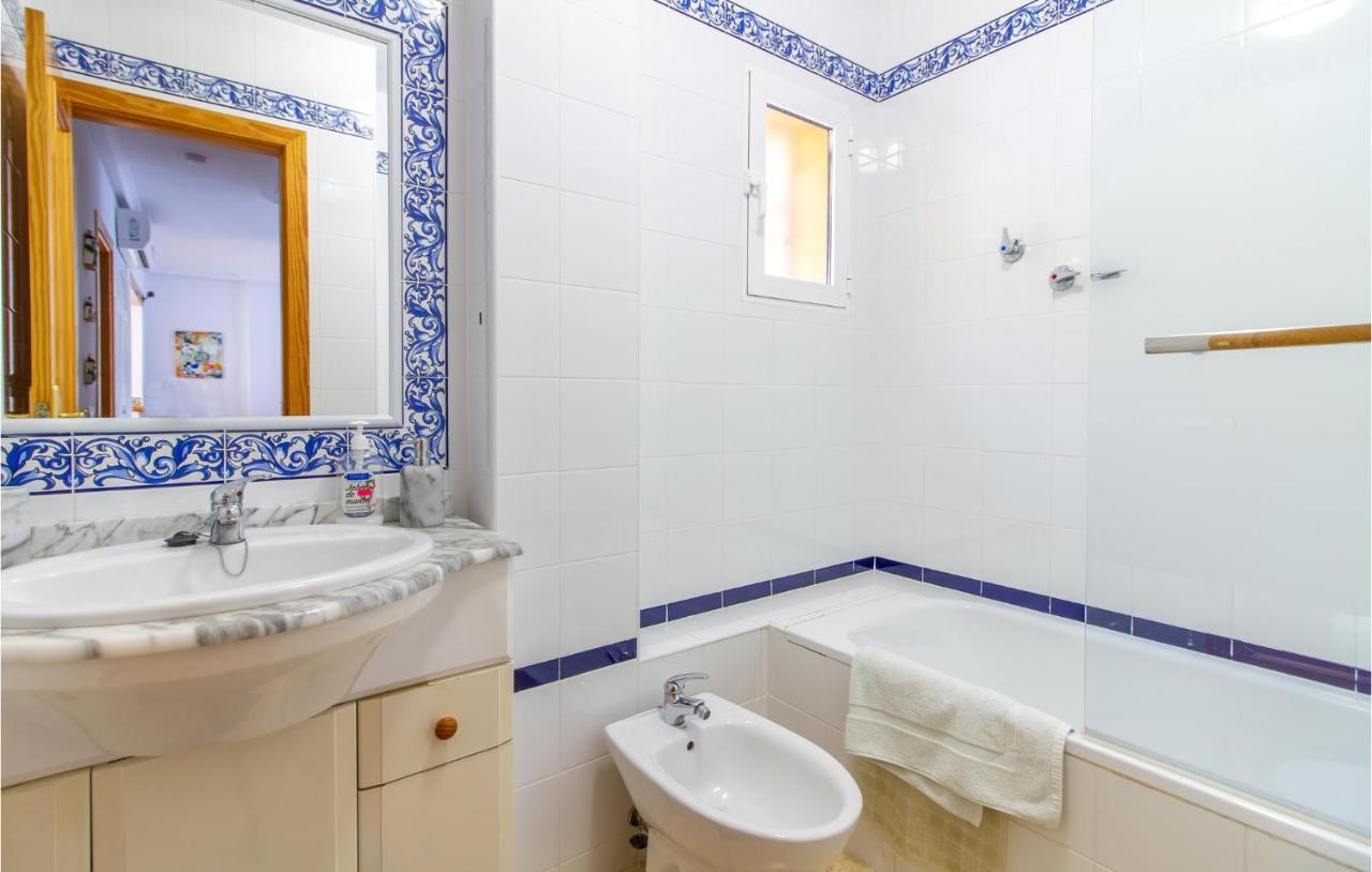 4 Bedroom Cozy Home In Pilar De La Horadada Dış mekan fotoğraf
